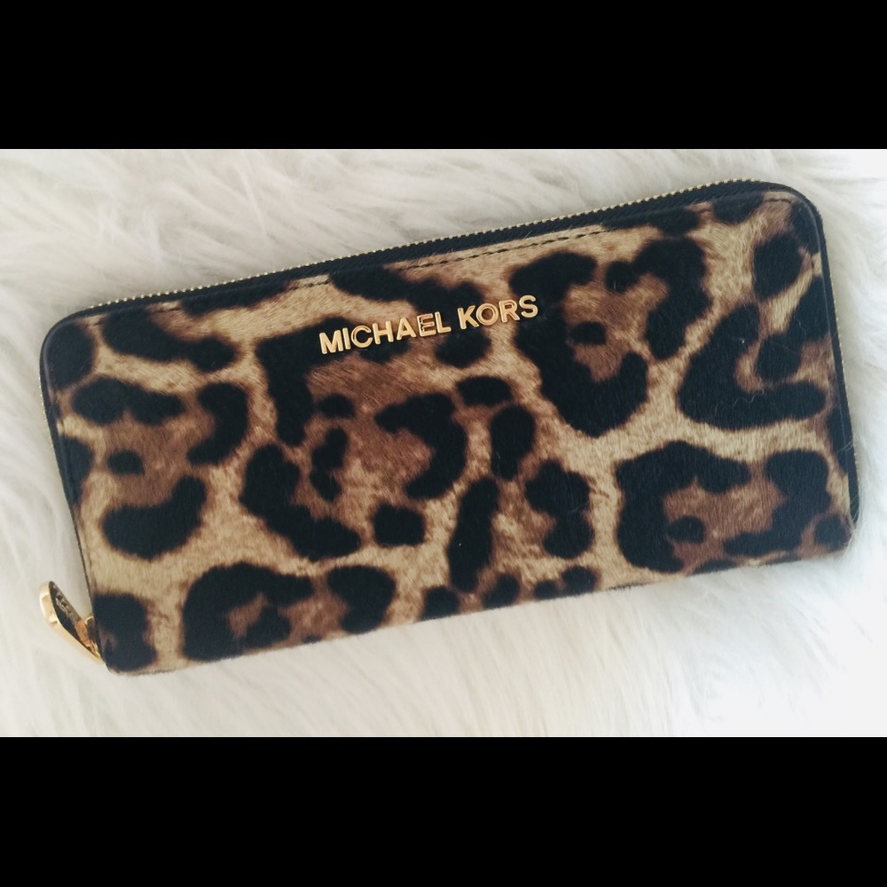 Michael kors haircalf leopard print wallet